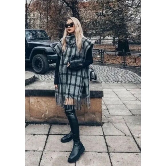 Zara Womens Wool Blend Gray Plaid Oversized Poncho Fringe Pocket Sweater Sz S - Picture 1 of 11